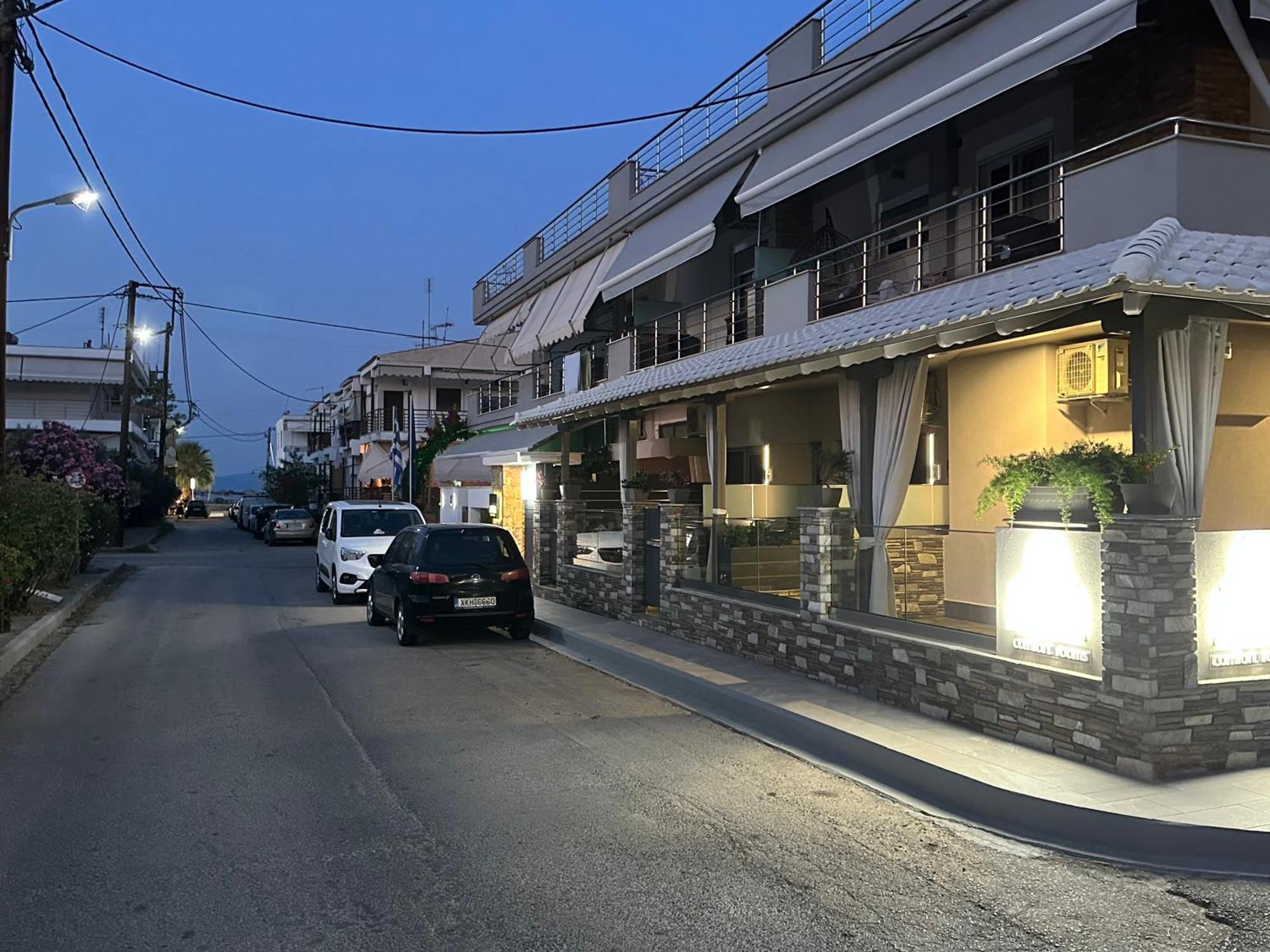 Avra Comfort Rooms - Family Nea Poteidaia Exterior photo